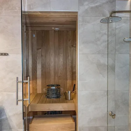 Platinum 2 B 6 By Interhome Levi